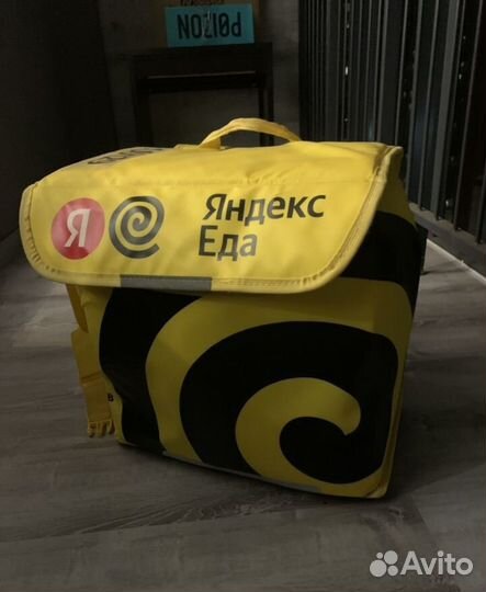 Термо-сумка партнера сервиса Яндекс.Еда