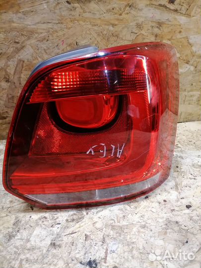 Фонарь правый Volkswagen Polo 5 6R