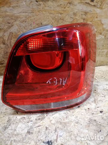 Фонарь правый Volkswagen Polo 5 6R