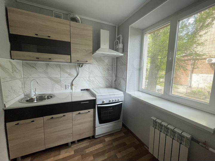 2-к. квартира, 42 м², 1/5 эт.