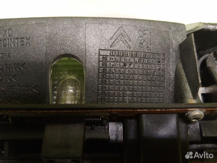 Плафон освещения салона задний Peugeot 607 ES9J4S