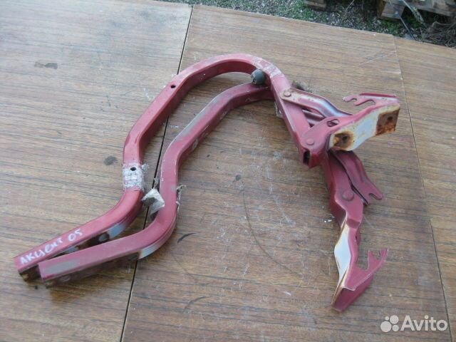 Петля крышки багажника правая Hyundai Accent II (+тагаз) (2000-2012)