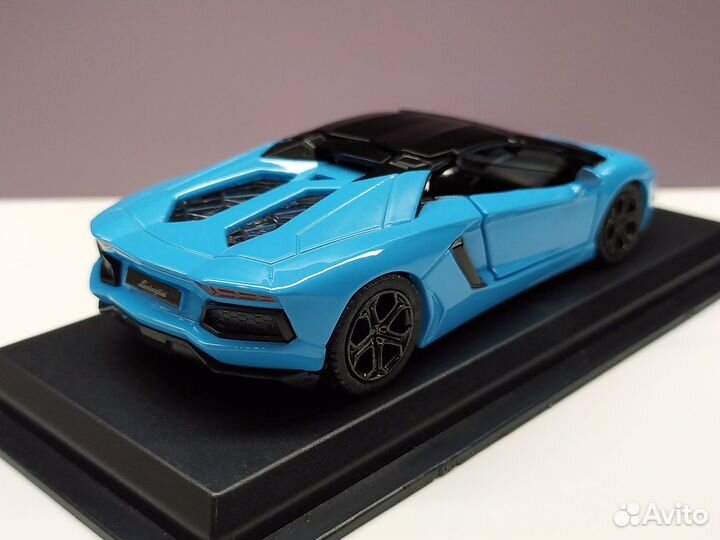 1:43 Lamborghini Aventador LP700-4 Roadster 2012