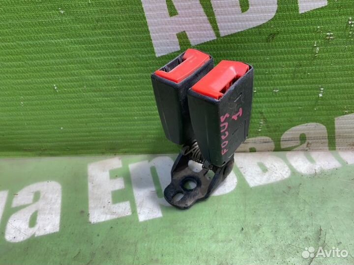 Замок ремня безопасности задний Ford Focus cdda