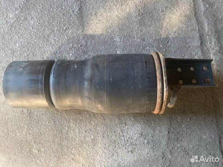 Пневморессора ведущего моста Mercedes