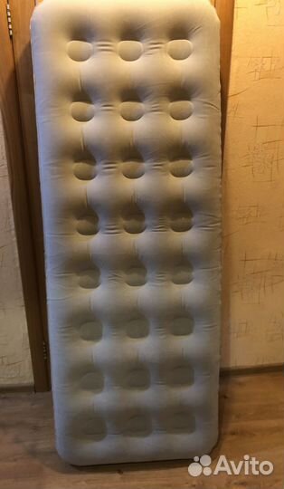 Надувной матрас для кемпинга quechua и насос