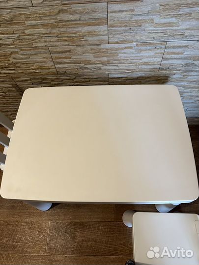 Комплект детский стол и стулья