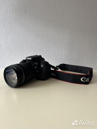 Зеркальный фотоаппарат Canon 650d