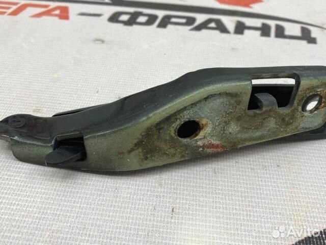 Петля капота передняя левая Peugeot 206 хэтчбек