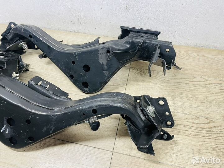 Рычаги задние продольные пара Nissan X-trail 31