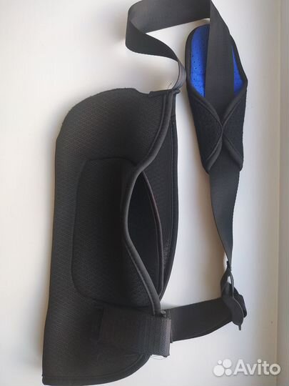 Бандаж-косынка на плечо с карманом для телефона