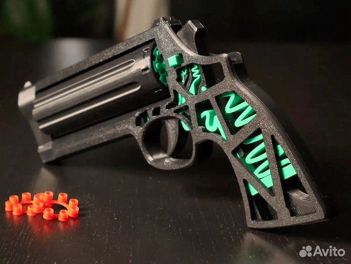 Игрушечный пистолет револьвер