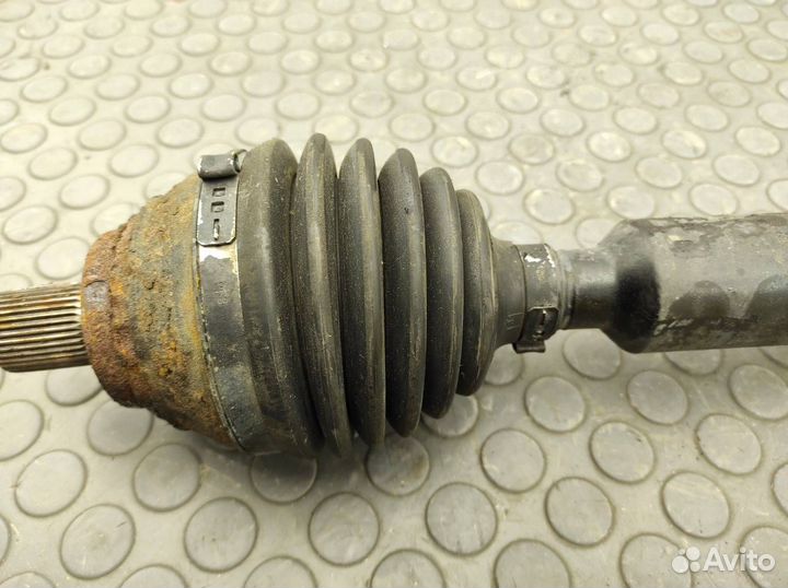 Привод правый передний Volkswagen Passat