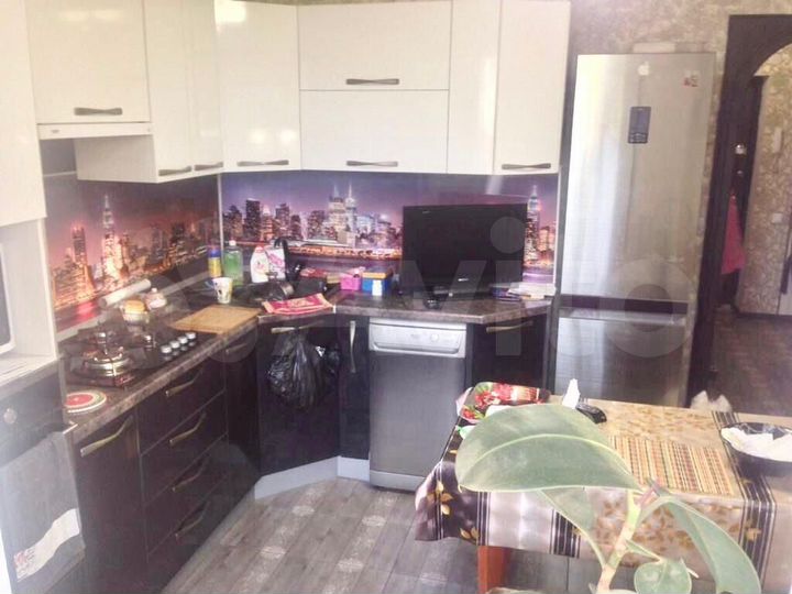 3-к. квартира, 74 м², 3/9 эт.