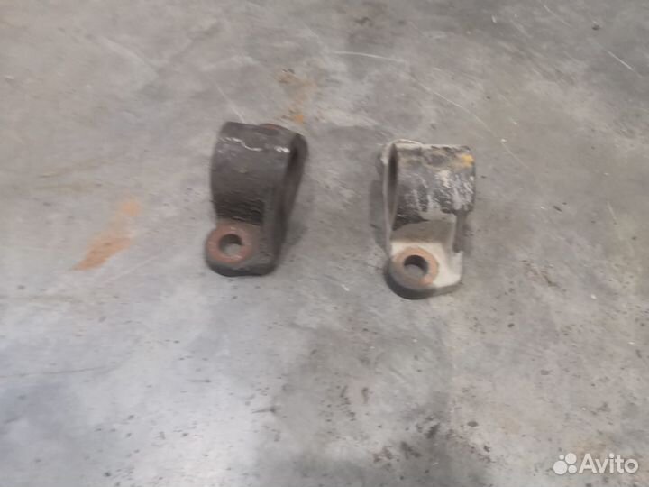 Кронштейн стабилизатора камаз верхний