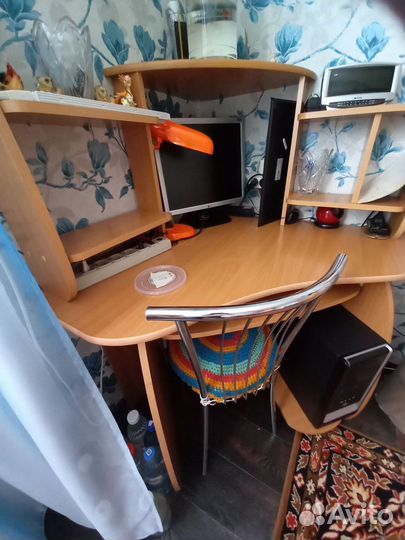 Компьютерный стол