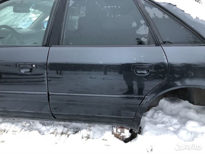 Дверь задняя левая на Audi A6 C4 седан
