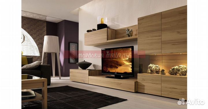 Шкаф трехстворчатый