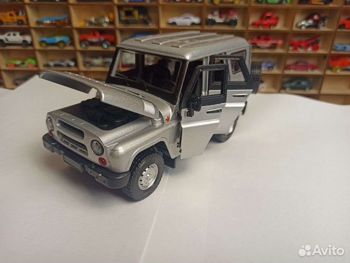 Металлическая машинка УАЗ хантер