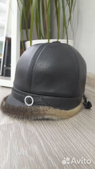 Шапка женская с козырьком