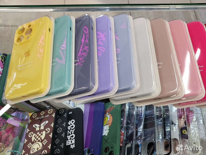 Защитные стекла и чехлы на iPhone 14 Pro