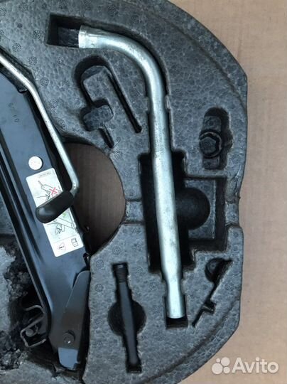 Ящик с инструментом Volkswagen Golf 6