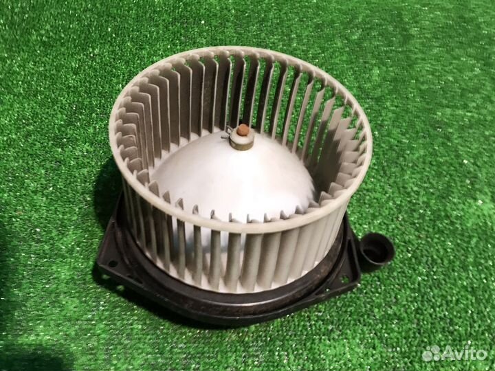 Вентилятор отопителя Mitsubishi L200 06