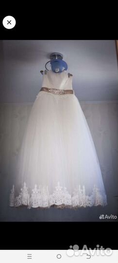 Свадебное платье со шлейфом 46 48