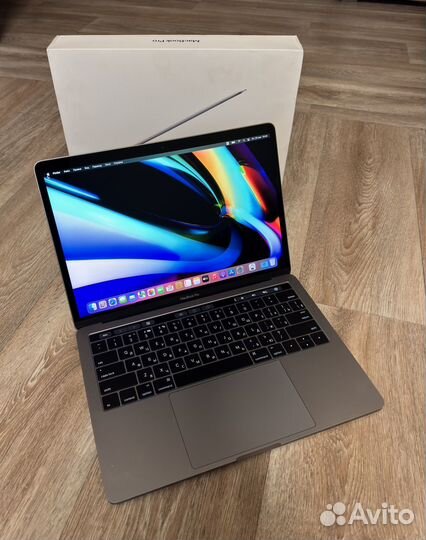 Apple MacBook Pro 13 2016 с тачбаром