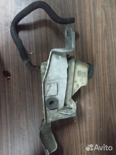 Бачок гур Audi a8 d3