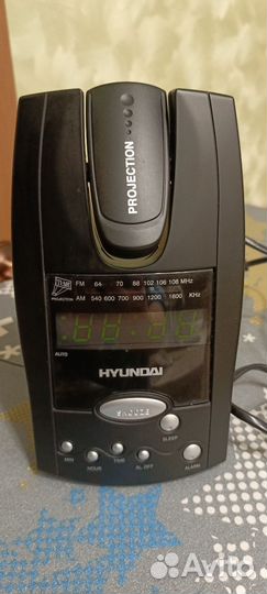 Радиоприемник с будильником и проектором