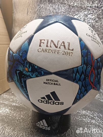 Футбольный мяч adidas Cardiff 2017 оригинал