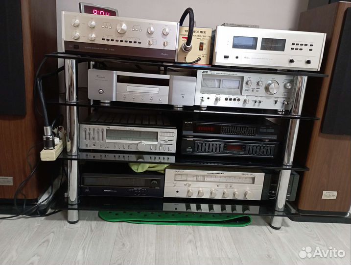 Стойка под тв и аппаратуру