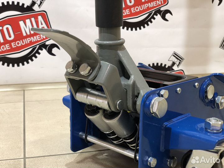 Домкрат подкатной