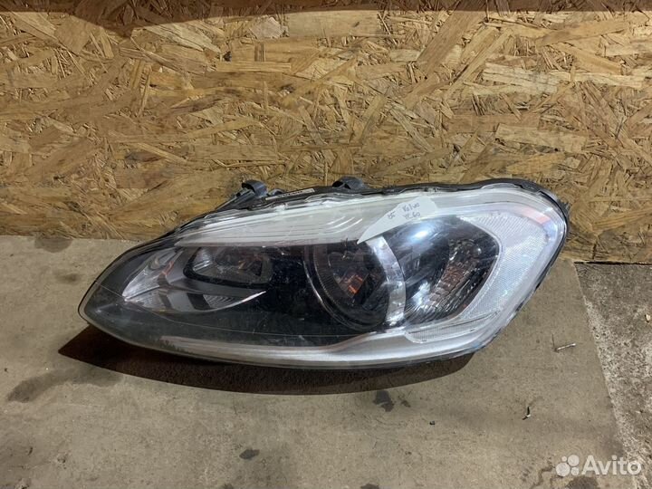 Левая фара Volvo XC60