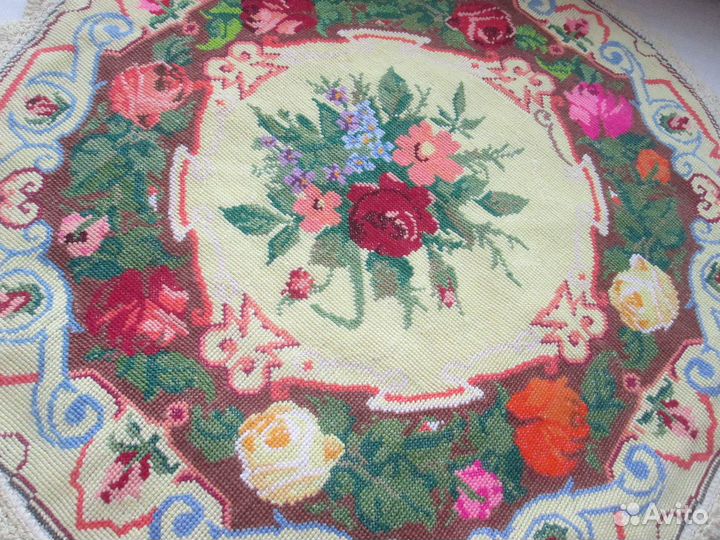 Салфетка круглая вышитая крестом, d 49см