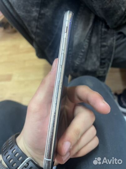iPhone X, 64 ГБ