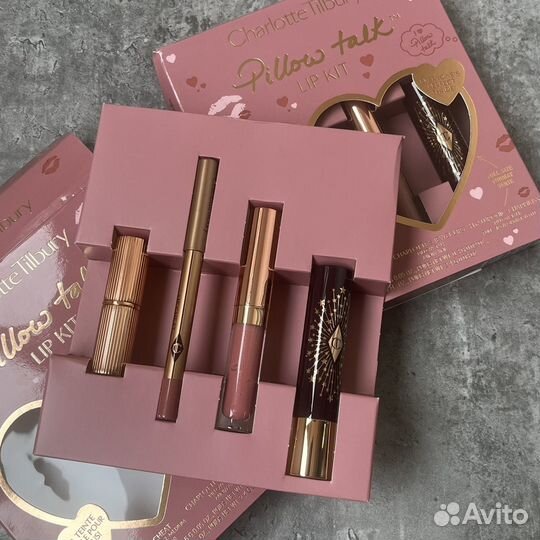Набор Charlotte Tilbury Pillow Talk Lip Wardrobe