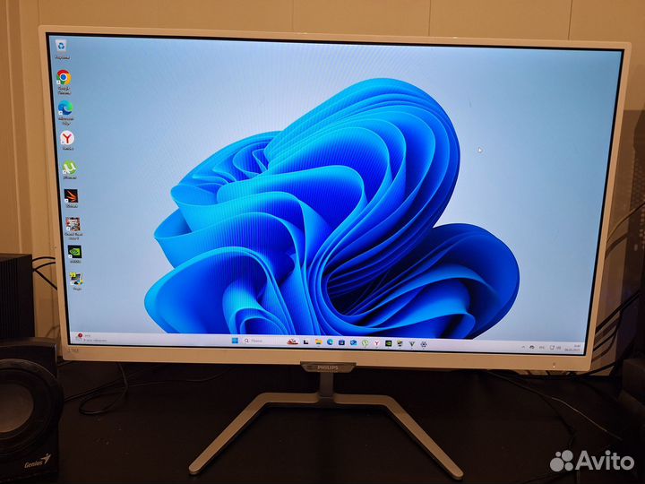 Игровой пк с монитором и клавиатурой