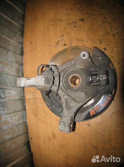 Кулак поворотный передний левый Opel Astra J