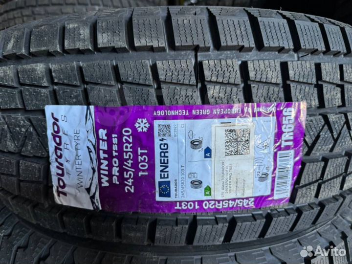 Tourador Winter Pro TSS1 245/45 R20 103T