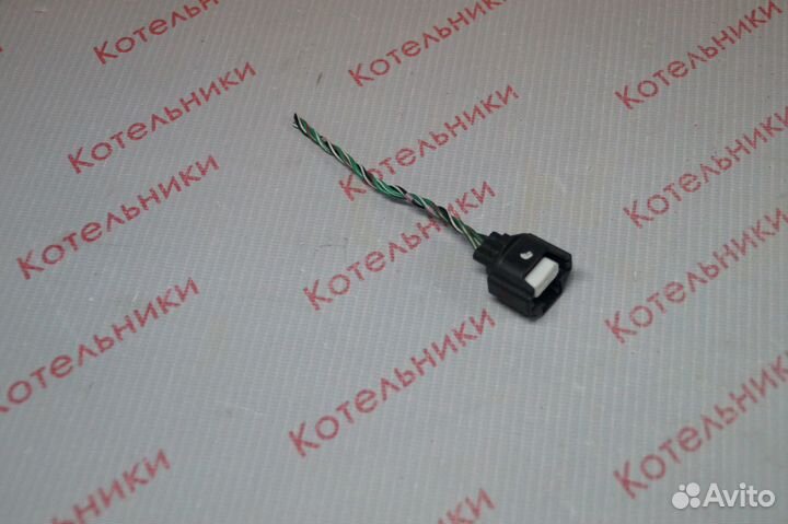 Nissan 23731-5M006 разъем датчика распредвала