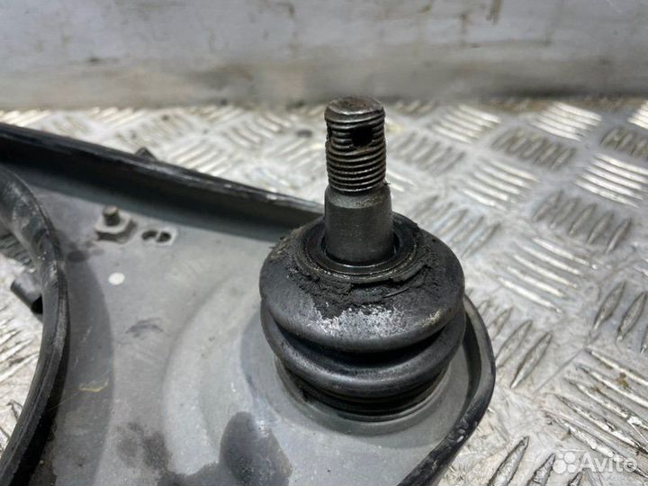 Рычаг передний правый Toyota Tundra XK50