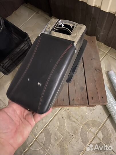 Подлокотник