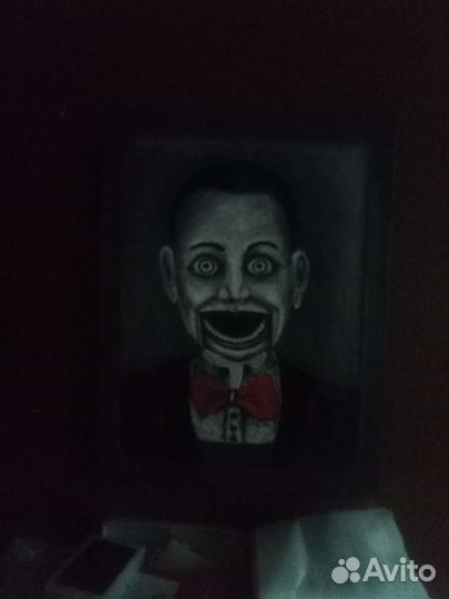 Картина красками на холсте