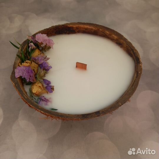 Свеча в кокосе