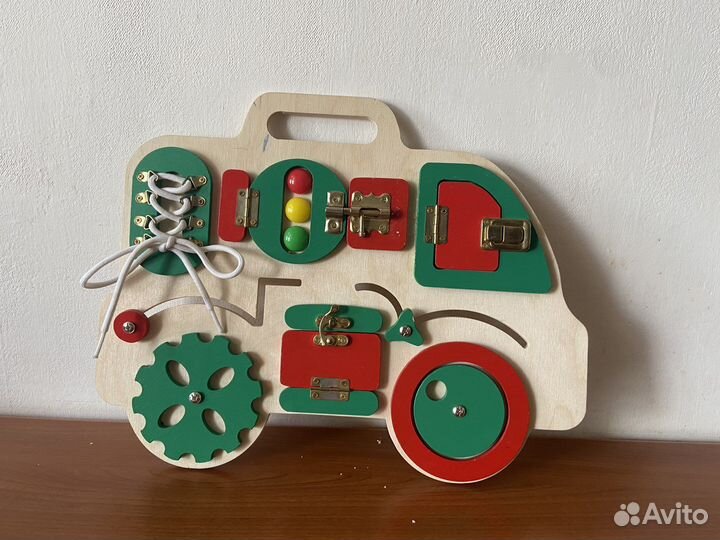 Развивающие игрушки Бизиборд