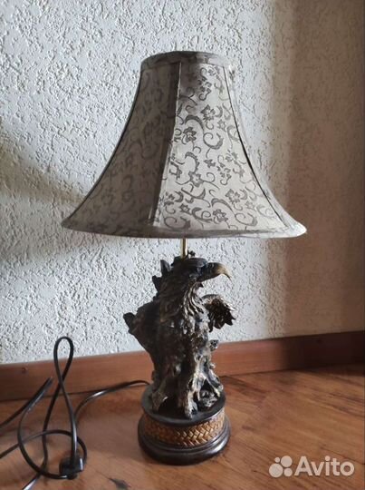 Лампа настольная