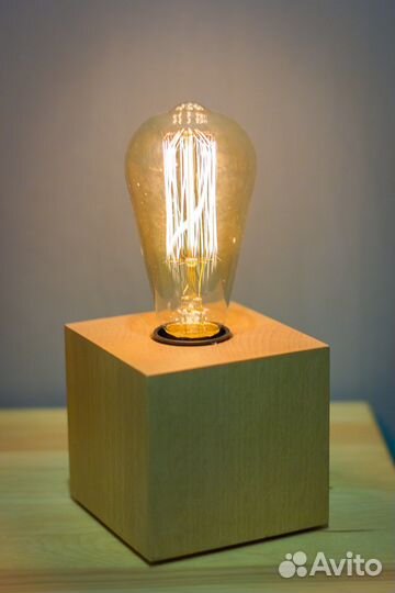 Лампа настольная