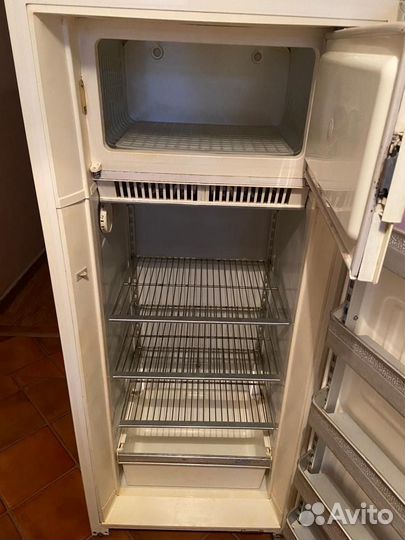 Холодильник бу ЗИЛ